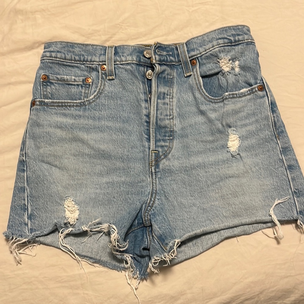 Levi’s rib cage shorts